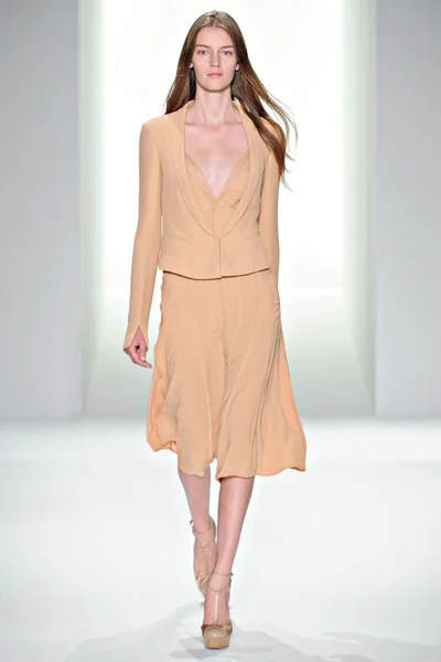 Look 2